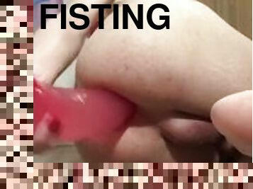 Trans girl playing with anal toys and fisting