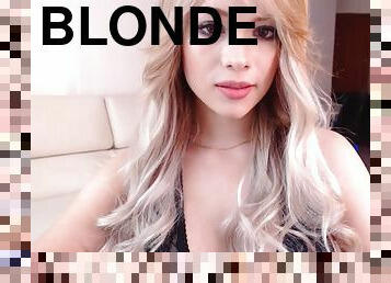 Solo blonde babe Scarlet on webcam