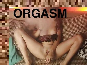 tetas-grandes, masturbación, orgasmo, amateur, mamada, chorro-de-corrida, tetas, fetichista, a-solas, fumando