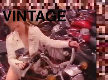 seriously interested in a harley davidson... (vintage).mp4
