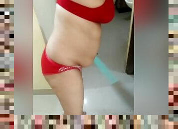 Maa Bra Or Panty Me Ghar Ki Safai Karti Hui Bete Ke Samne. Big Ass In Red Panty