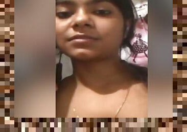 Today Exclusive- Sexy Desi Girl Showing Her Boobs On Video Call