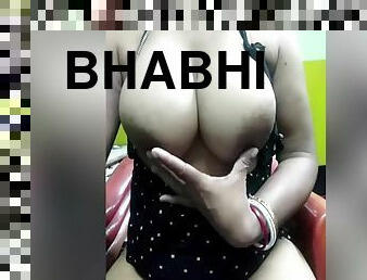 Bhabhi Apne Devar Ko Call Pe Bade Bade Boobs Dikhati Hui. Indian Bhabhi Big Boobs