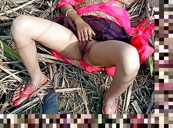 Indian Desi Village Bhabhi Outdoor Fucking