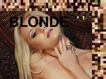 jouet, blonde, solo