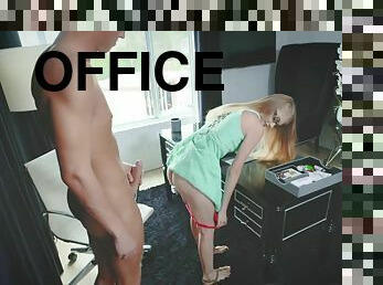 Blonde assistant Hannah Hays fucks in the office