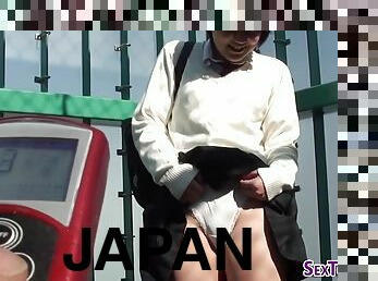 japanese schoolgirls upskirt fetish