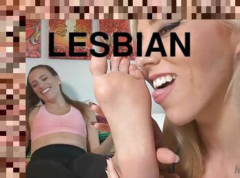 lesbian feet worship - amateurs