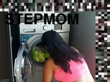 Stepmom with big tits was fucked while stuck in the washing machine