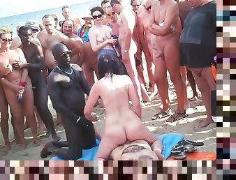 en-plein-air, public, ados, gangbang, sexe-de-groupe, plage, pute