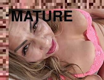 Roxy Rocks Mature Pleasure second