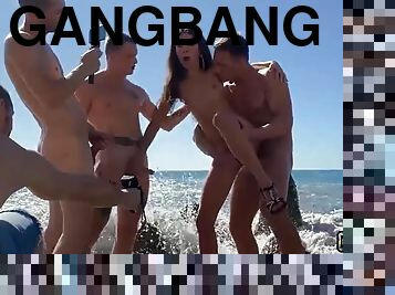 gros-nichons, orgie, amateur, babes, fellation, ejaculation-sur-le-corps, maison, gangbang, sexe-de-groupe, plage