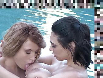 Lesbo lovers make passionate sex in pool