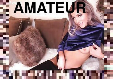 Flirty amateur MILF raunchy cam video