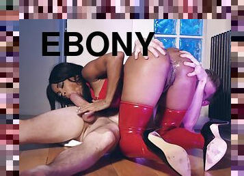 negra-ebony, interracial, cachonda, lencería, látex, blanca, polla