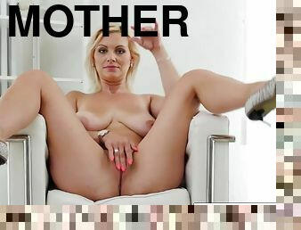 Perfect Body Mother Kirsten Klark