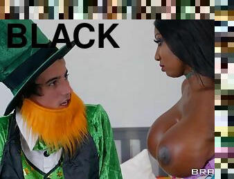 Posh black pornstar Diamond Jackson fucks Ricky Spanish