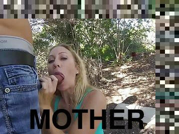 Mother I´d Like To Fuck Shagged In Park - Outdoor Sex