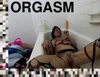 Lizzy Yum March 2024 BIG orgasm 1 fantasy masturbation bath pussy Solo Self BDSM orgasm DRESSING