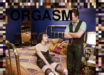 orgasme, jouet, bdsm, bas, fétiche, humiliation, domination, brunette