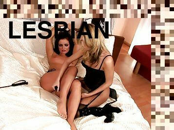 lesbijskie, mamuśki, bdsm, stopy, pończochy, blondynka, fetysz, zniewolenie, dominacja, brunetka
