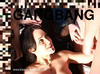 Gangbang Bukkake: Shannya Tweeks - Interracial