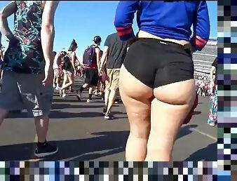 White Booty Walking To Stadium - Homemade Sex