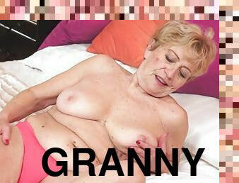 Chubby granny screwed after rubbing her tits