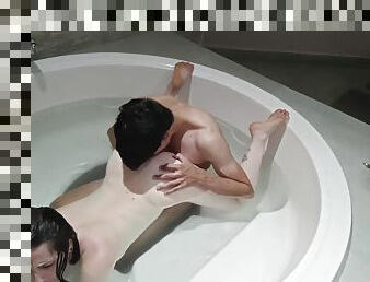 Pareja Infiel Amateur Follando En El Jacuzzi Del Apartamente P3