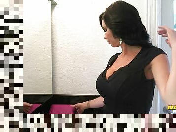 Cockhungry boss veronica avluv is seducing her new employee