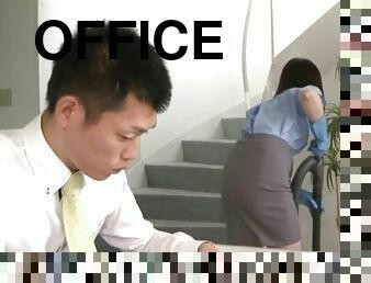 Sexy office woman from Tokyo stops for a minute to fuck the new guy