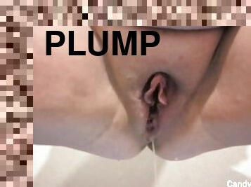 plumper got a creampie and showed how sperm flows out of a big pussy