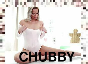 Curvy woman with big tits masturbates solo