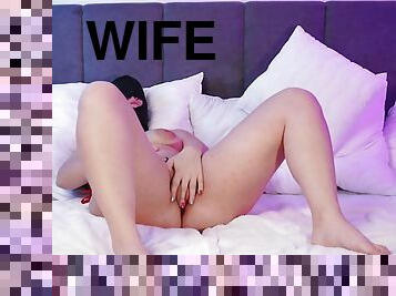 Bored wife with vibrator - FREELOVE