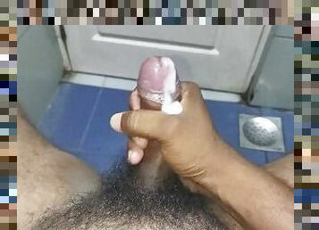 imbaiere, masturbare-masturbation, birou-office, tasnit, jet-de-sperma, gay, facut-acasa, laba, negru, masturbare