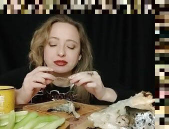 SEDUCE & RELAX: salmon head  ASMR  MUKBANG  ??