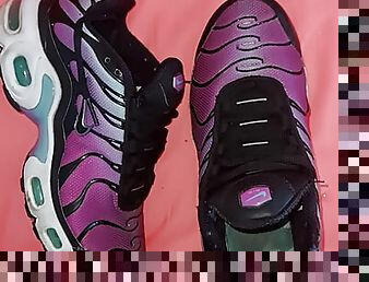 The France girl sent me their Nike TNs for me to have sex with them