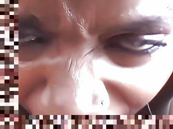 Thick Horny Ebony bekommt ihr hubsches Gesicht mit Sperma gefullt POV