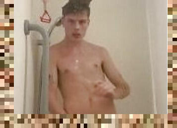 Quick wank in the shower