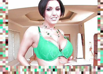 Dylan Ryder is playing in her stunning green lingerie