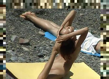 Flexible chick shows off her naked body
