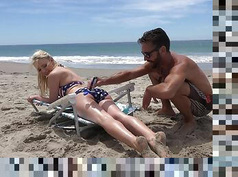 Sexy nude blonde gets intimate by the beach in quite the action