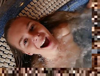 Yammy Karissa Diamond hot solo in the pool