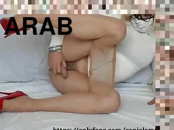 Arab Crossdresser Masturbates In Pantyhose