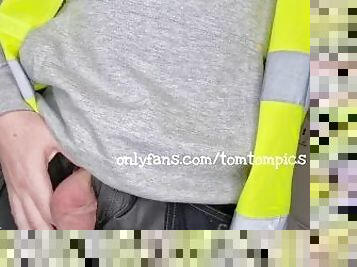 Hi viz tradie unzips and gets dick out