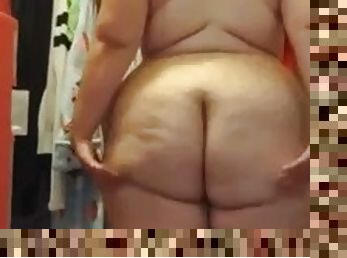 BBW Pawg shows huge ass