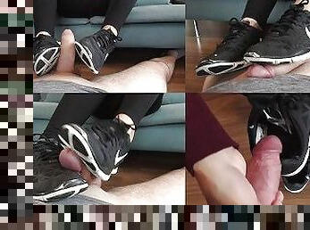 Sneaker shoejob with cumshot in sneaker